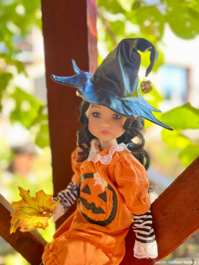 Ведьму вызывали — Куклы Ruby Red (Руби Ред) Fashion Friends: Siblies (фото 2)