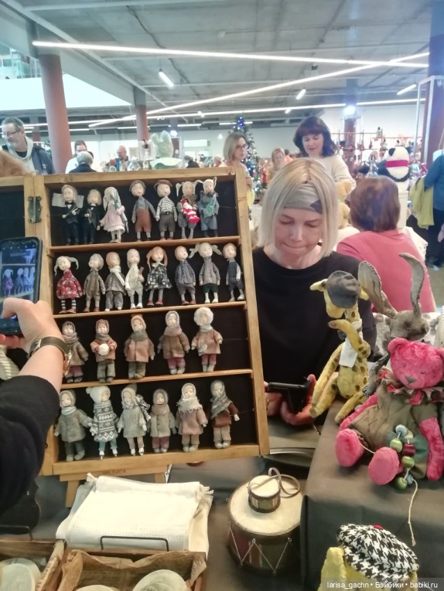 Выставка "Мишка с куклой"