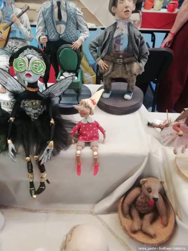 Выставка "Мишка с куклой"