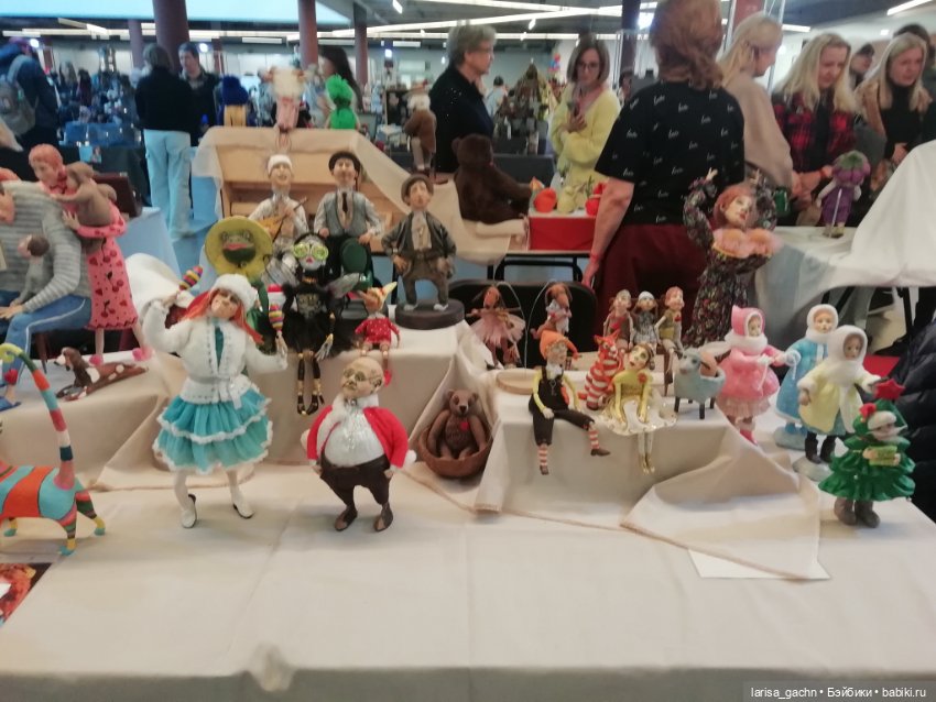 Выставка "Мишка с куклой"