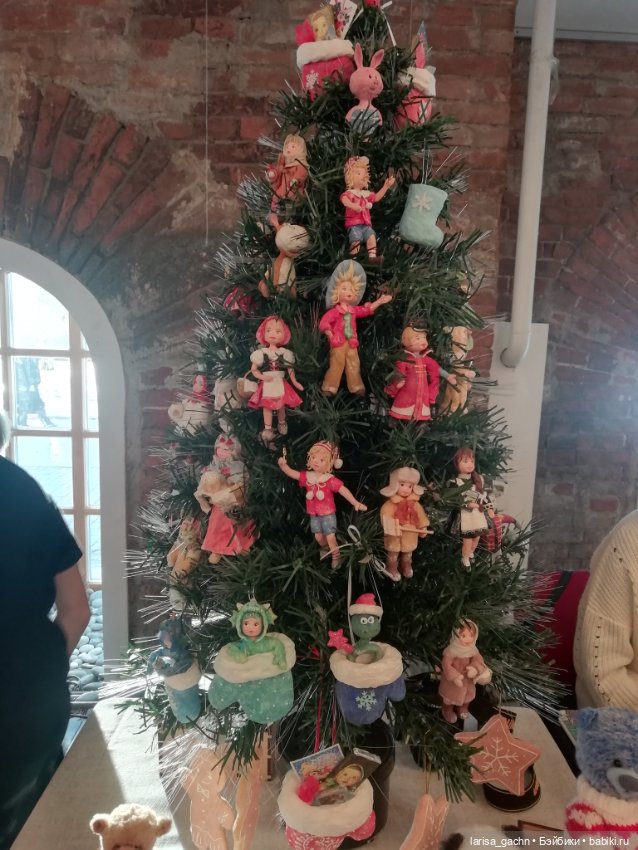 Выставка "Мишка с куклой"