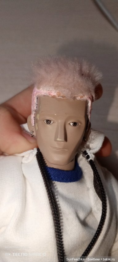 Нужна помощь советом. Требуется реставрация сколов краски на лице (фото 2)