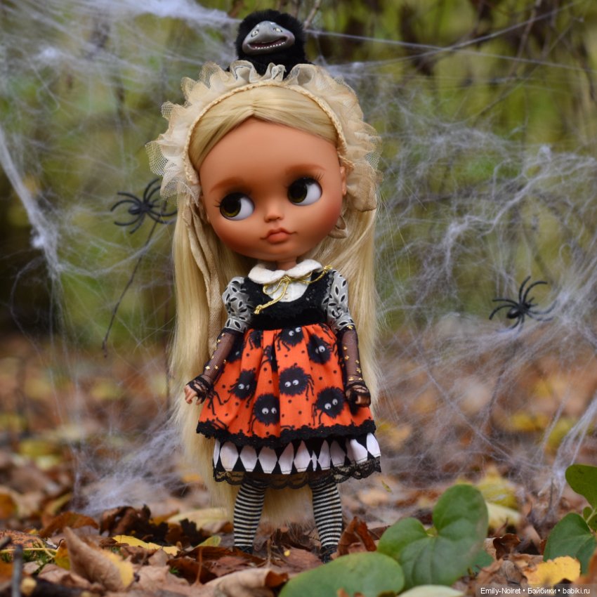 Девочка, которая застряла в паутине