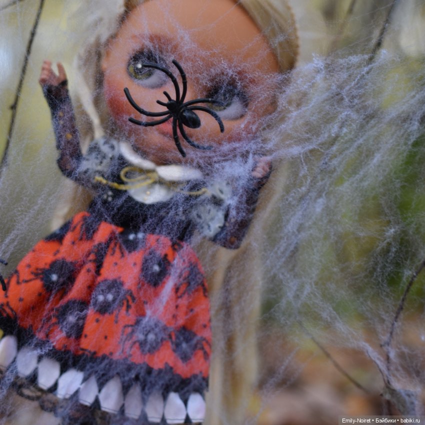 Девочка, которая застряла в паутине (фото 9)