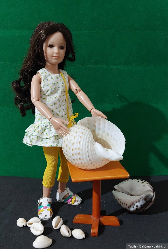 Девочка и море — Куклы Ruby Red (Руби Ред) Fashion Friends: Siblies (фото 2)