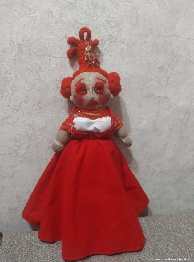Куклы из чулка. Пришила кукле новое лицо и обновила образ (фото 3)
