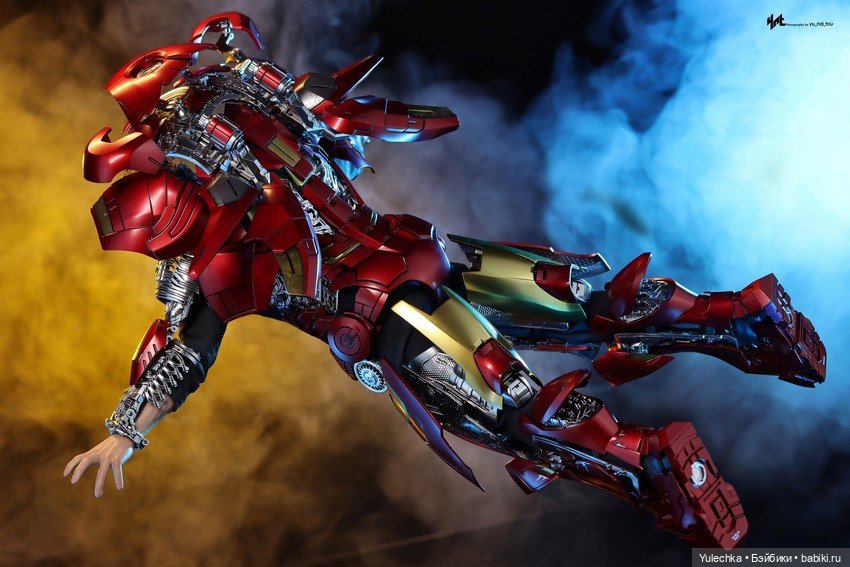 Фигурка Тони Старка (версия в костюме Марк VII) - Hot Toys (фото 3)