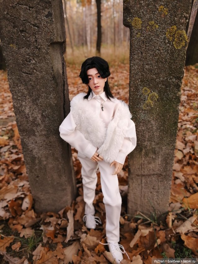 Белое облачко в осеннем лесу