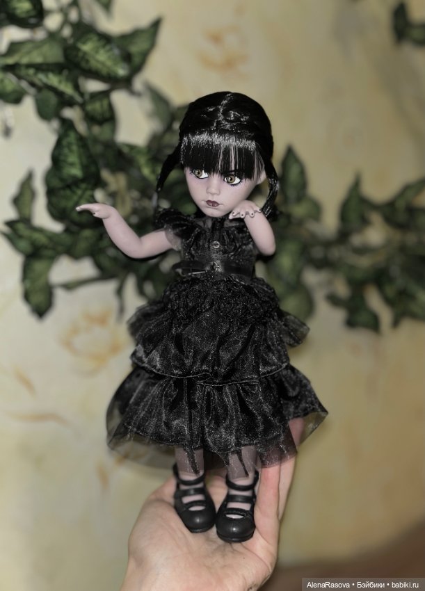 Living Dead Dolls Wednesday/Уэнсдей/Венсдей (фото 2)