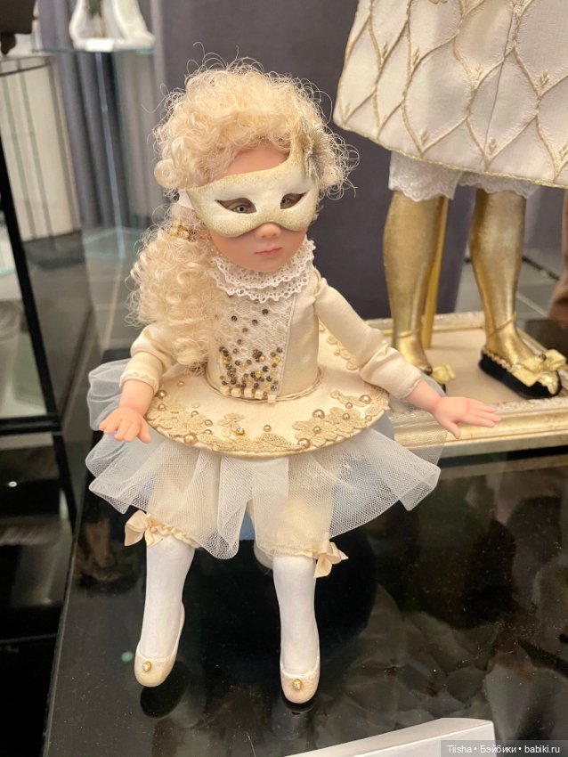 Выставка «Коллекция волшебных историй»