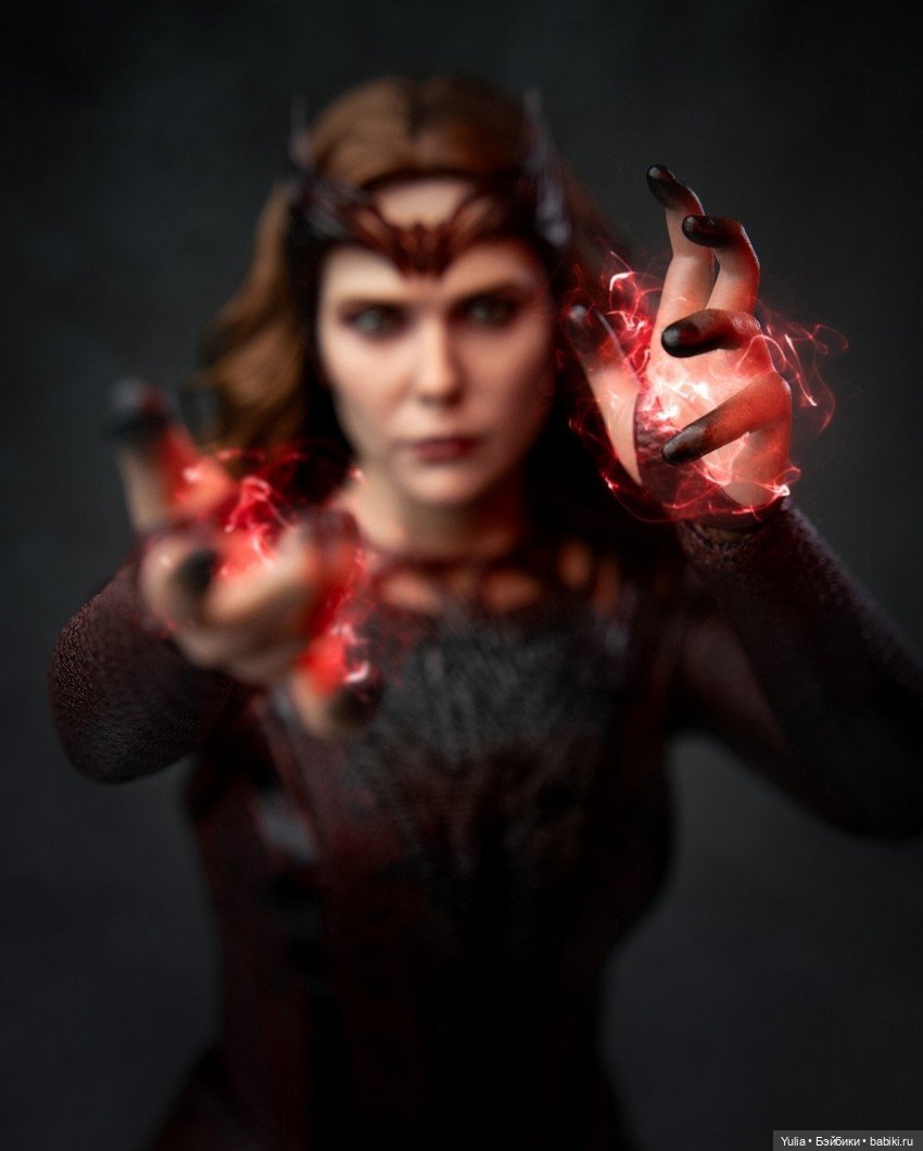 Фигурка Алой Ведьмы - Hot Toys (фото 4)