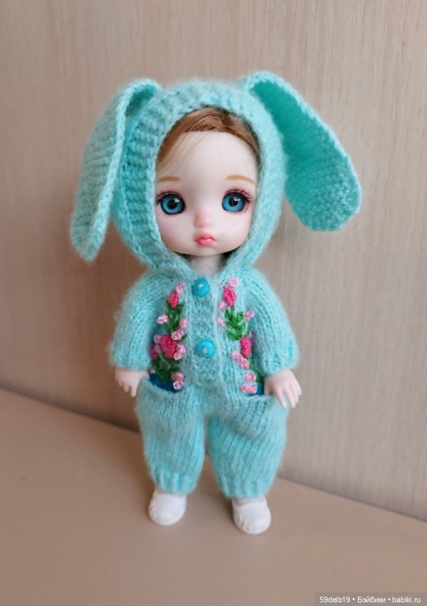 Комбенизончики с вышивкой для кукол ростом 15 см (фото 6)