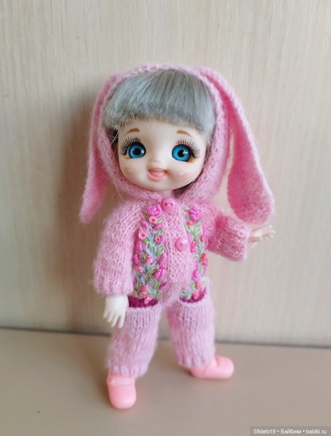 Комбенизончики с вышивкой для кукол ростом 15 см (фото 8)