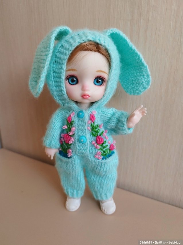 Комбенизончики с вышивкой для кукол ростом 15 см (фото 7)