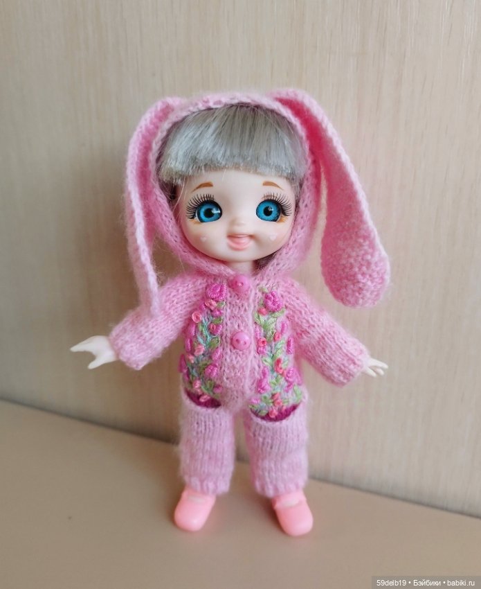 Комбенизончики с вышивкой для кукол ростом 15 см (фото 10)