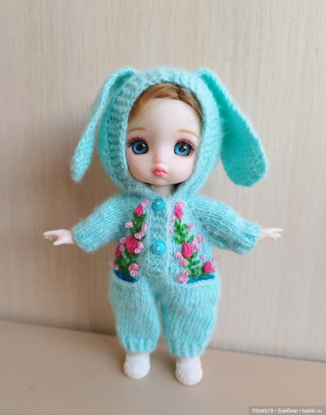 Комбенизончики с вышивкой для кукол ростом 15 см (фото 5)