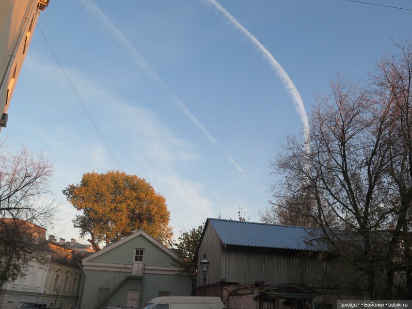 Ари первая прогулка по Москве