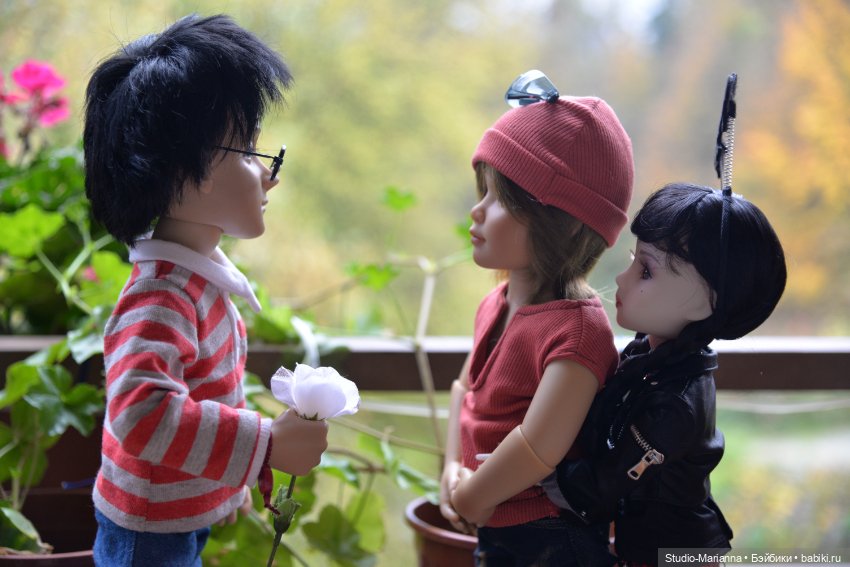 Любовный треугольник — Куклы Ruby Red (Руби Ред) Fashion Friends: Siblies (фото 3)