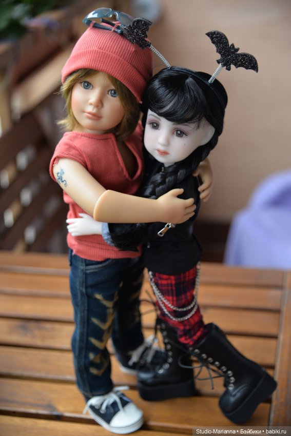 Любовный треугольник — Куклы Ruby Red (Руби Ред) Fashion Friends: Siblies (фото 9)