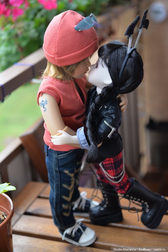 Любовный треугольник — Куклы Ruby Red (Руби Ред) Fashion Friends: Siblies