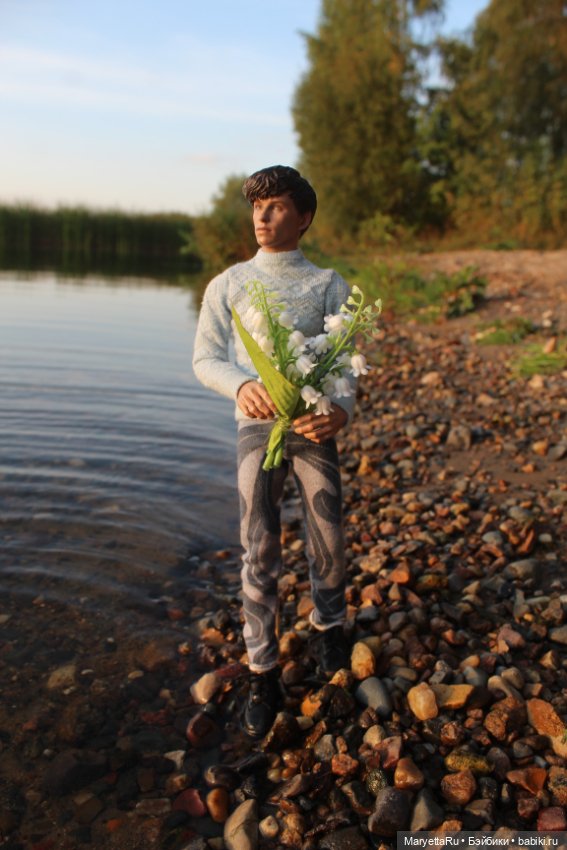 Прогулки вдоль реки с цветами