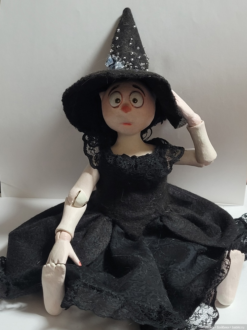 Миса собирается на праздник