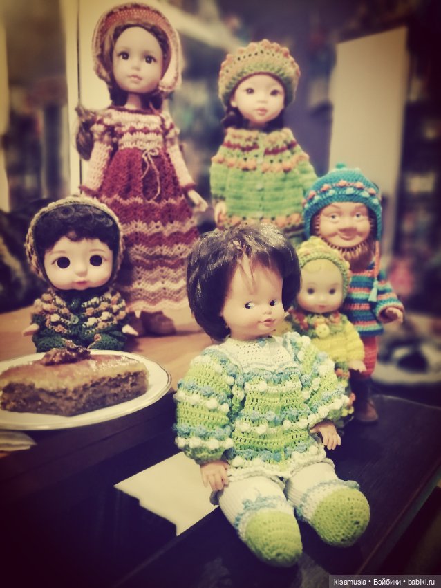 Немного уюта, кукол и вязаных нарядов
