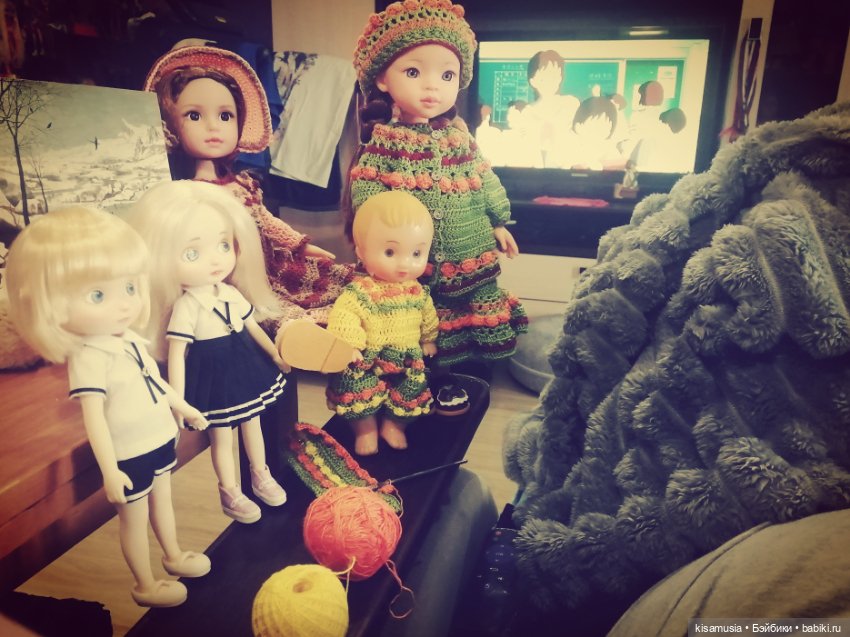 Немного уюта, кукол и вязаных нарядов