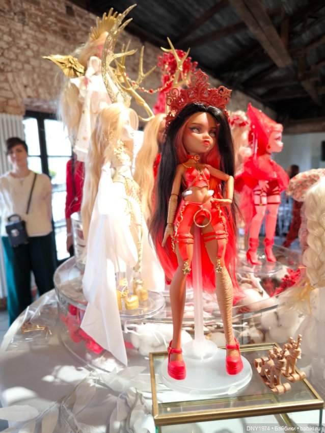 Долл маркет, третий этаж — Выставки кукол и мишек Тедди: фоторепортажи (фото 6)