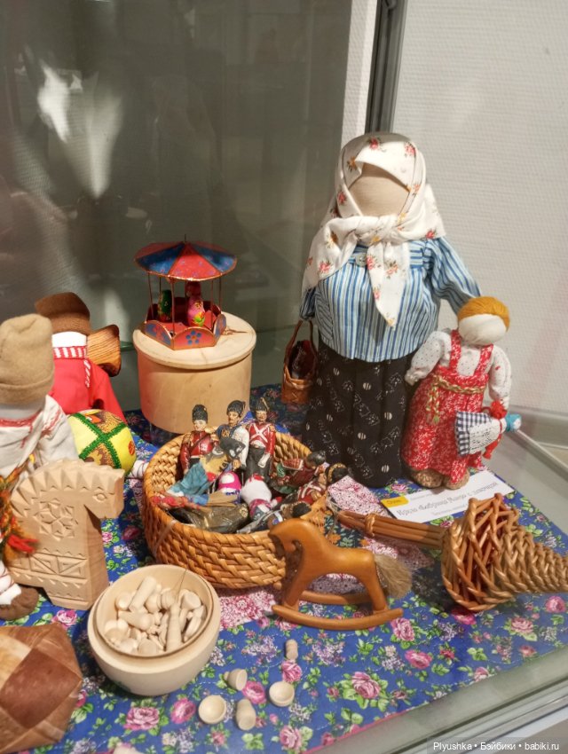 Выставка традиционных тряпичных кукол (фото 3)