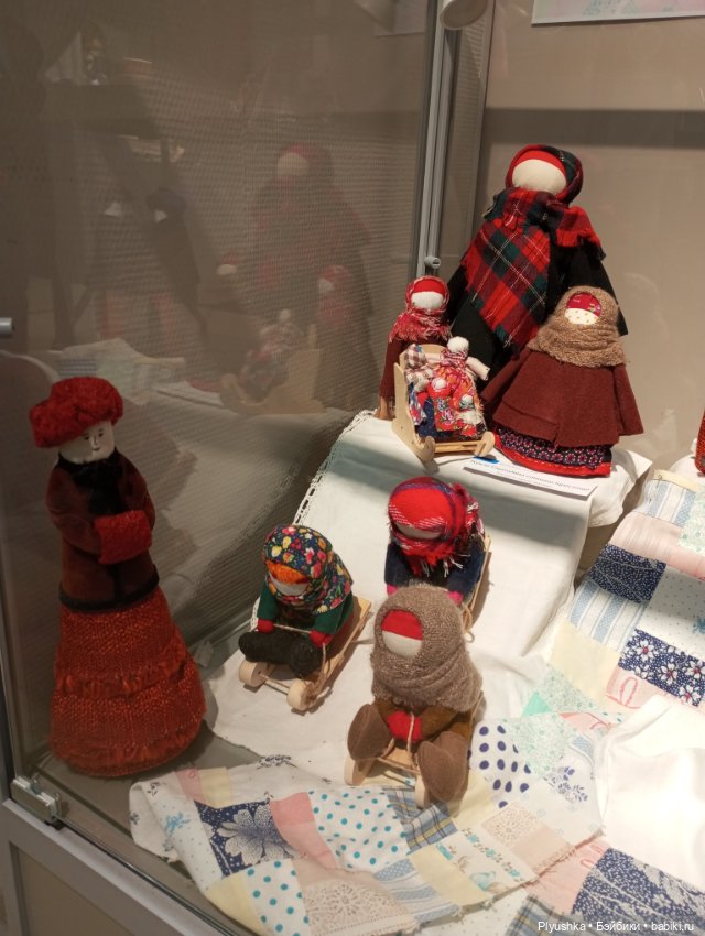 Выставка традиционных тряпичных кукол