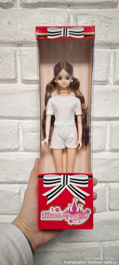 Приехали девочки и крокодил