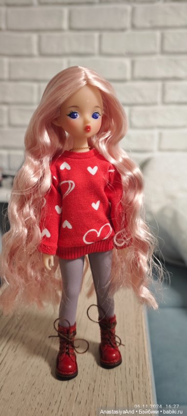 Приехали девочки и крокодил