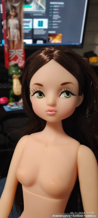 Приехали девочки и крокодил