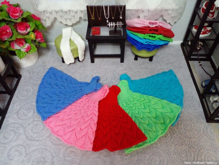 Вечерние платья и кардиганы для кукол Паола Рейна