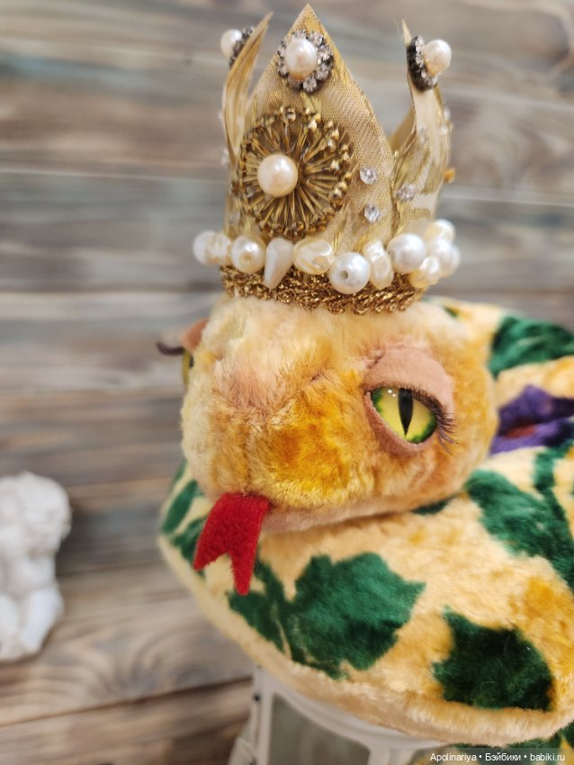 Адела — обладающая благородством