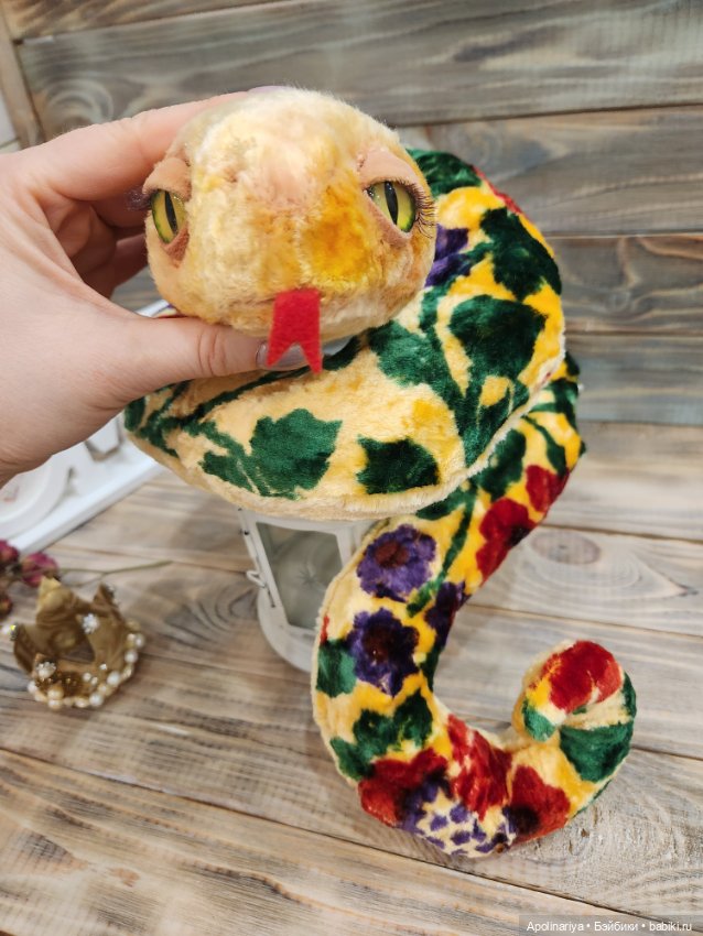 Адела — обладающая благородством