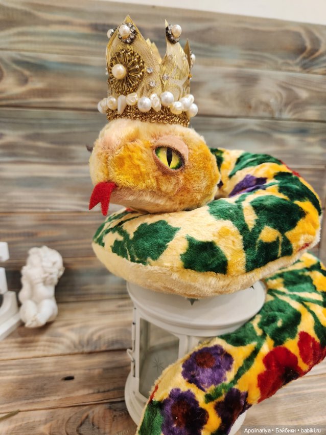 Адела — обладающая благородством