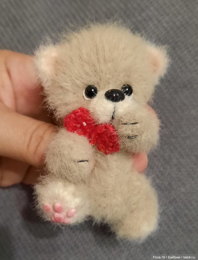 Мишка-брошь — Вязаные игрушки и амигуруми: крючком