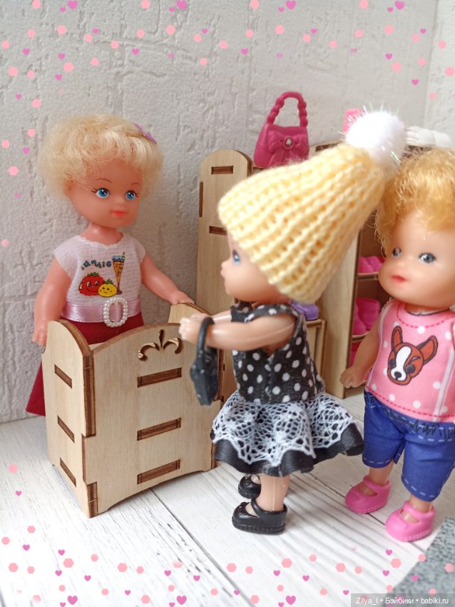 Малыши в обувном магазине (фото 8)