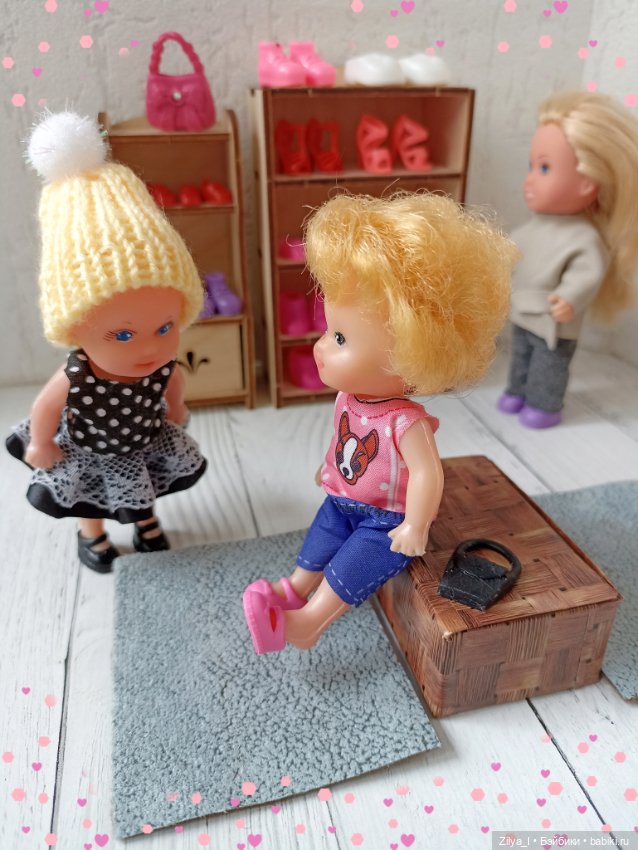 Малыши в обувном магазине (фото 4)