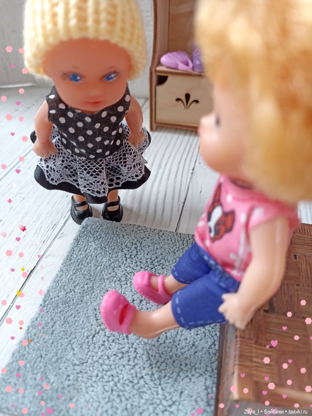 Малыши в обувном магазине (фото 2)