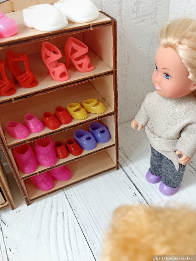 Малыши в обувном магазине (фото 5)