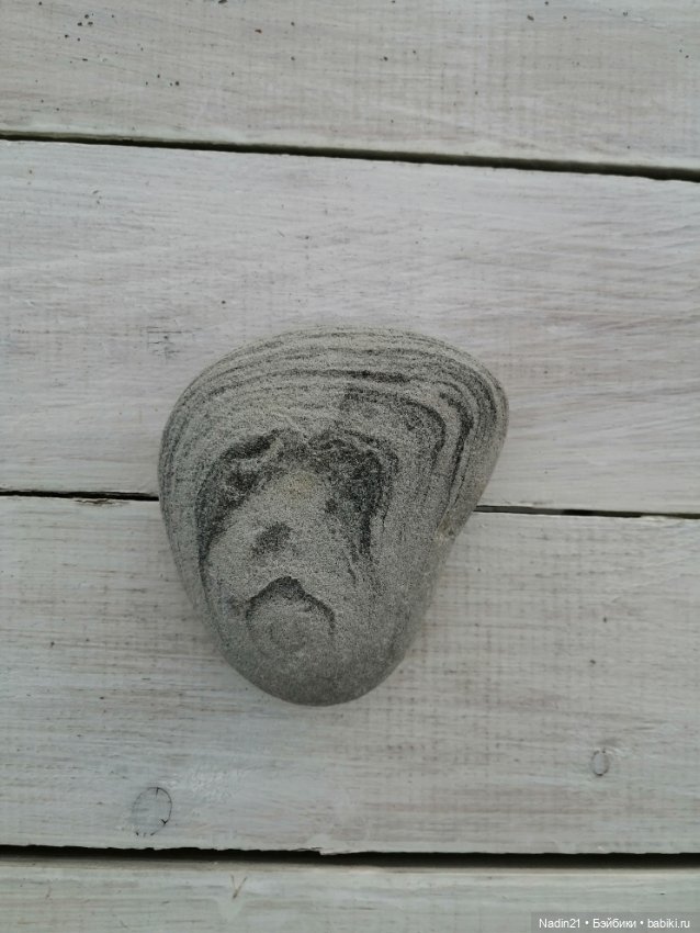 Необычные картины на камнях