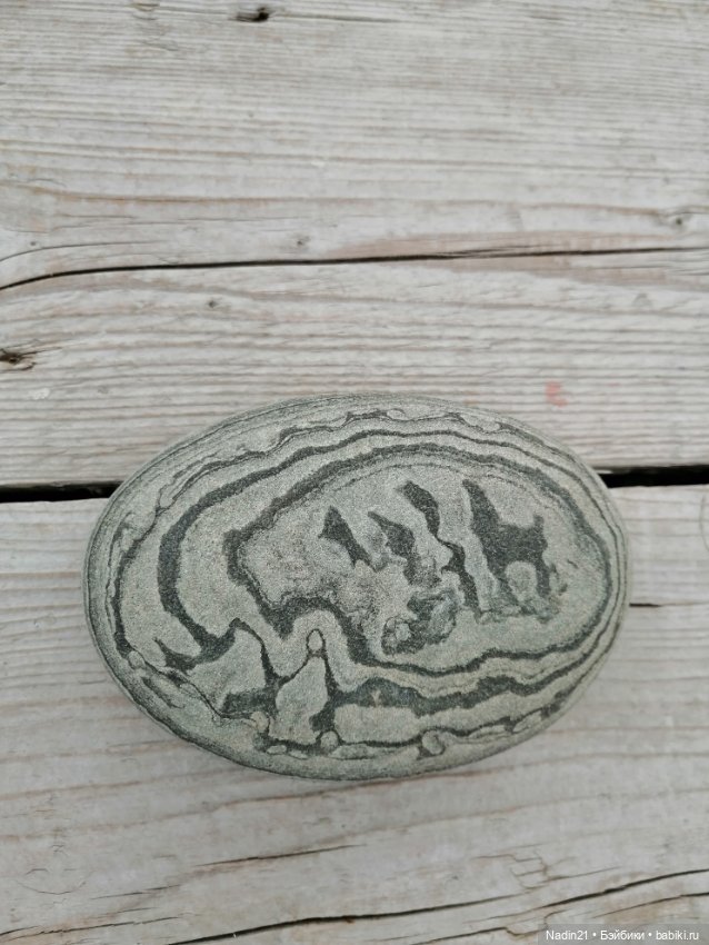 Необычные картины на камнях