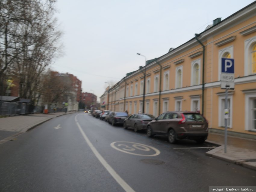 "В темноте старый город игнорирует реновации..." (фото 5)