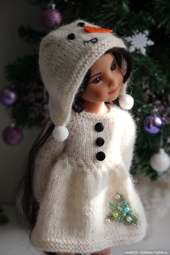 Готовимся к празднику, наряжаем девчушек! :)