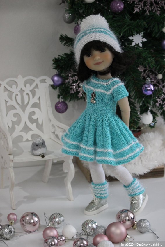 Готовимся к празднику, наряжаем девчушек! :)