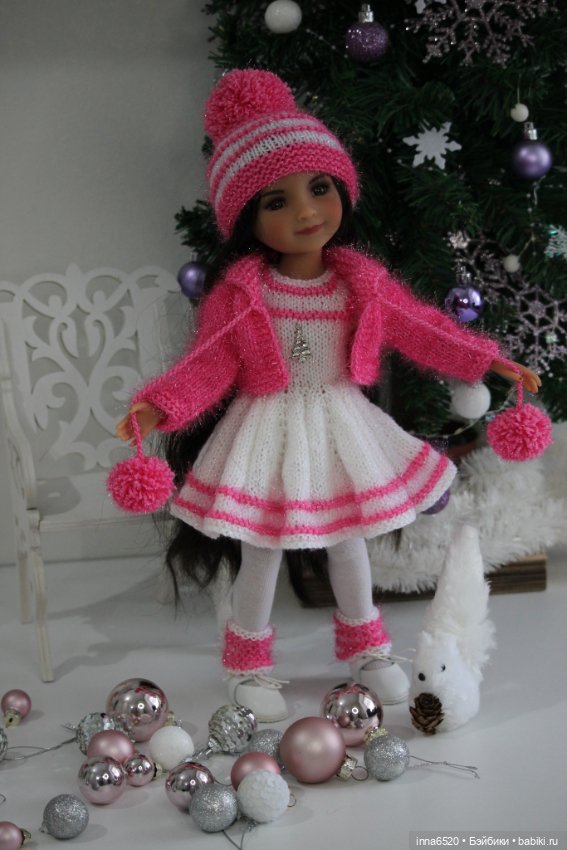 Готовимся к празднику, наряжаем девчушек! :)