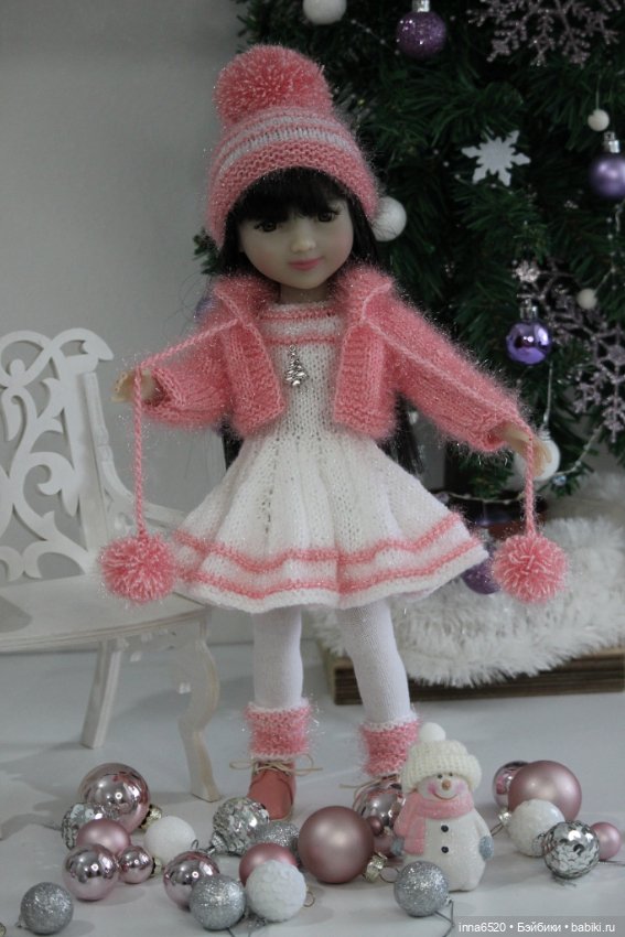 Готовимся к празднику, наряжаем девчушек! :)